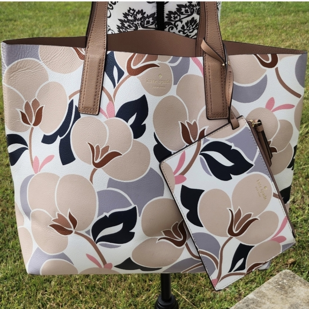 EUC Kate Spade All Day Tote + Wrislet